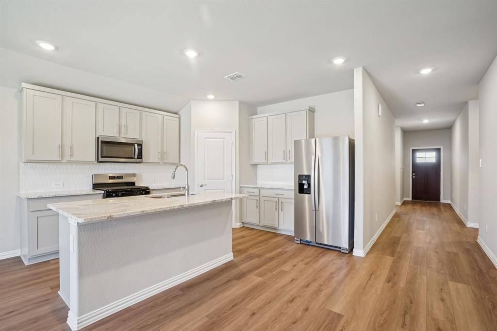 Seagoville, TX 75159,2215 Mustang Way