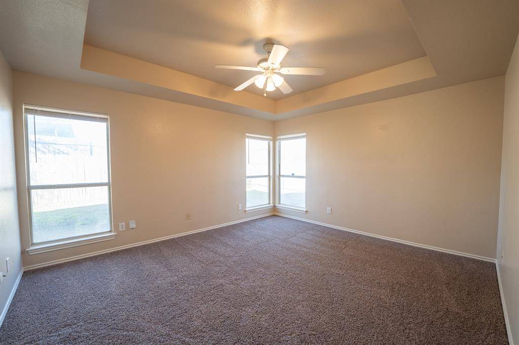 Desoto, TX 75115,515 Starling Drive