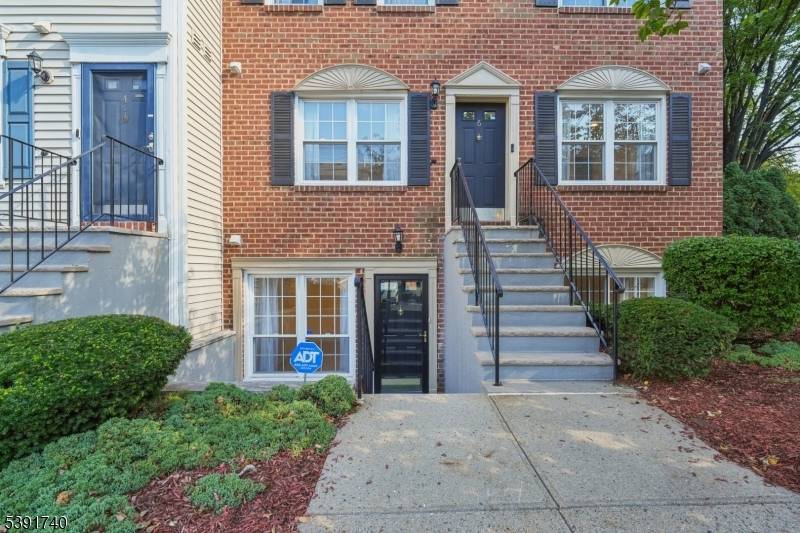 Newark City, NJ 07103,5 Rider Ct