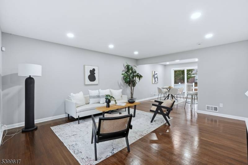 Bloomfield Twp., NJ 07003,15 Carol Pl