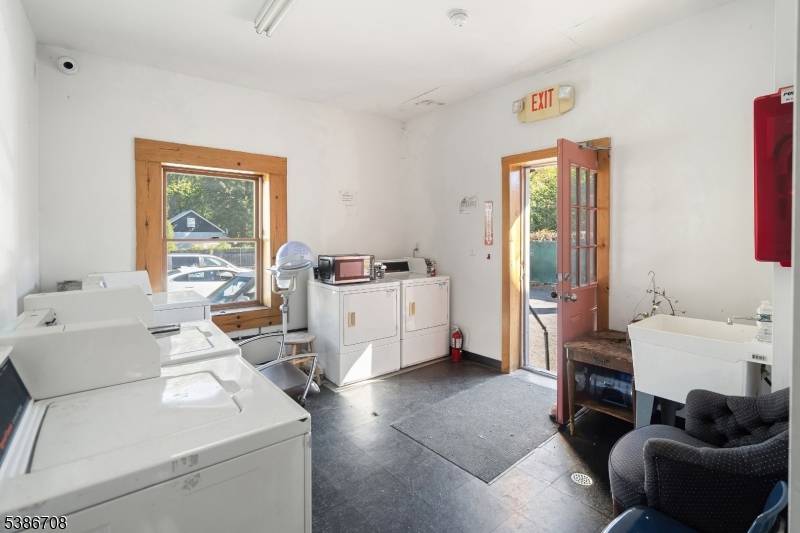 Englewood City, NJ 07631,227 W Englewood Ave