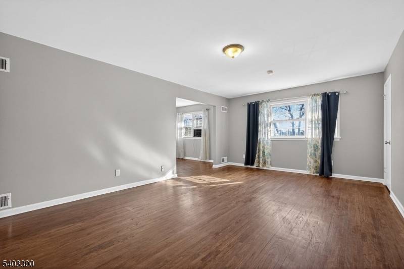 Maplewood Twp., NJ 07040,17 Union Ave #2