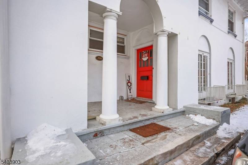 Newark City, NJ 07104,198 Ballantine Pkwy