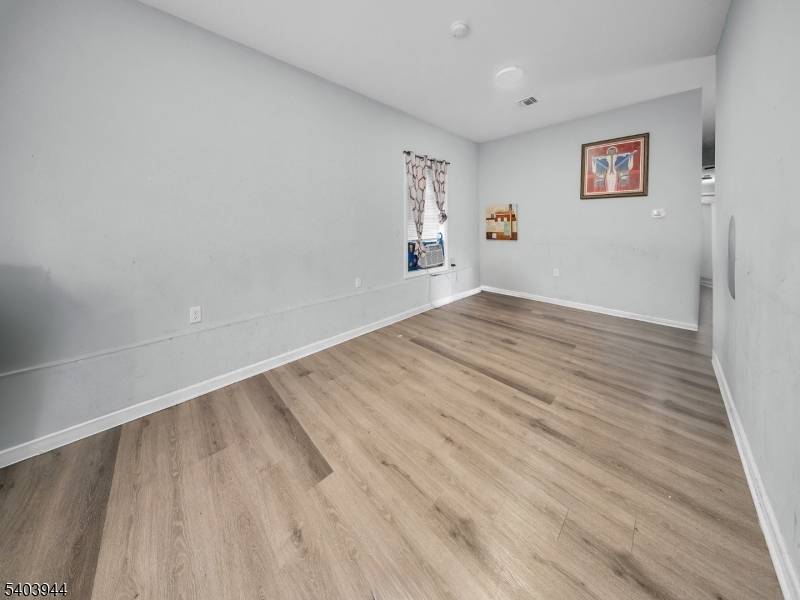 Paterson City, NJ 07501,740 E 18Th St