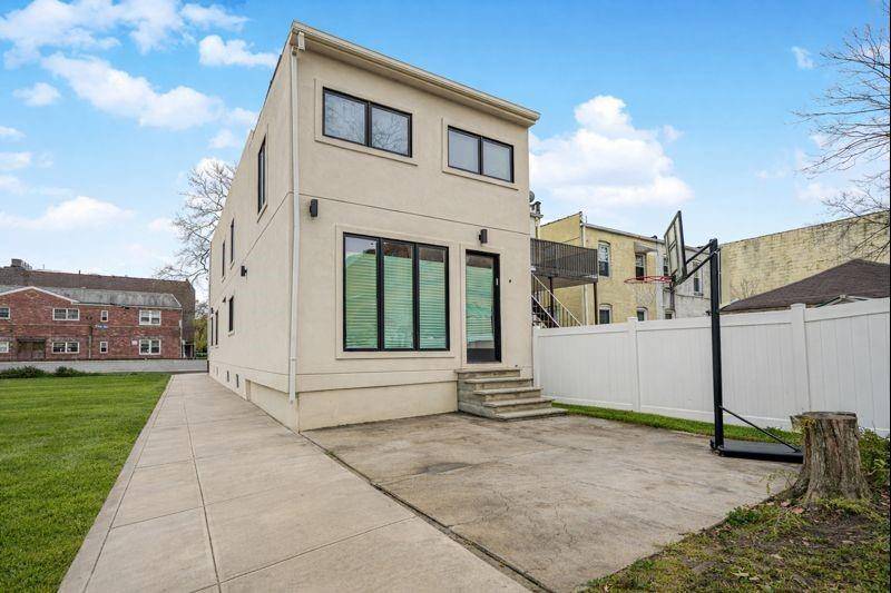 Brooklyn, NY 11223,104 Village RD South