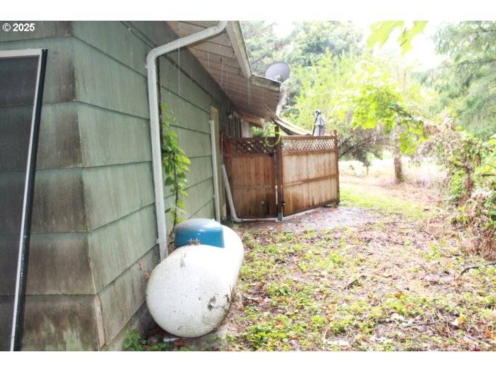 Noti, OR 97461,21620 Glaze RD