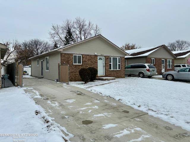 Roseville, MI 48066,19790 E 14 Mile RD