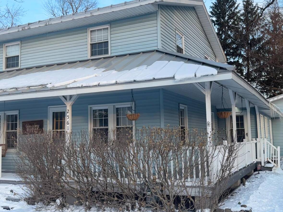 Niles, MI 49120,2561 Lake Shore DR