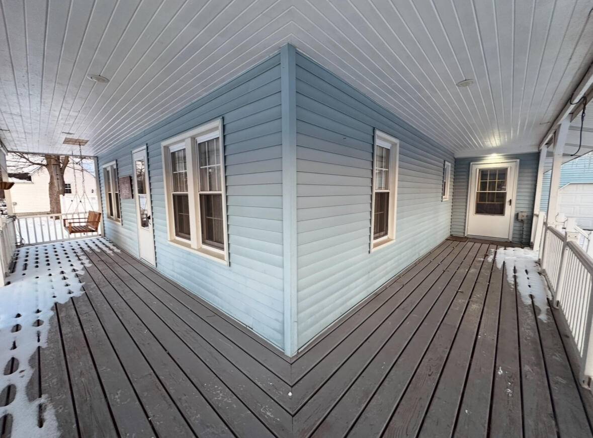 Niles, MI 49120,2561 Lake Shore DR