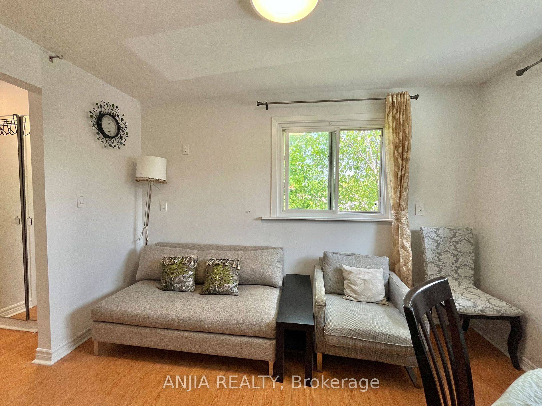 Toronto C07, ON M2R 2N3,256 Homewood AVE #unit 3 bedroom 3