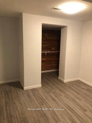 Toronto C06, ON M3H 3V9,54 Codsell AVE #Basement