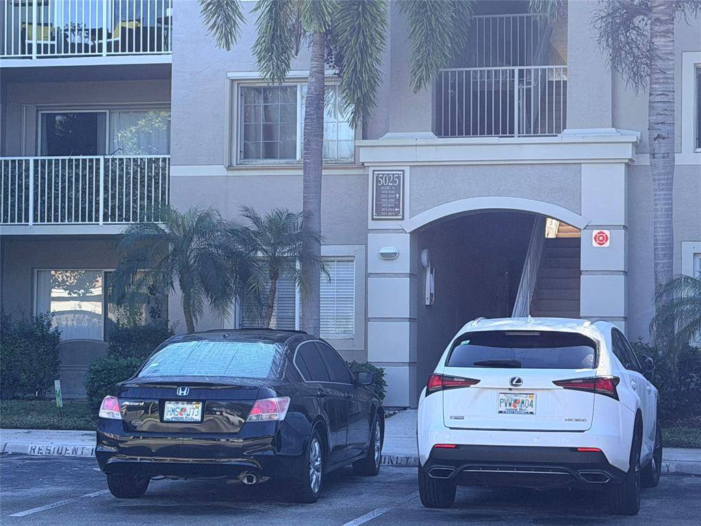 Coconut Creek, FL 33073,5025 WILES RD #101