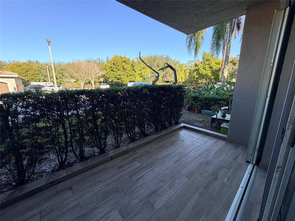 Coconut Creek, FL 33073,5025 WILES RD #101