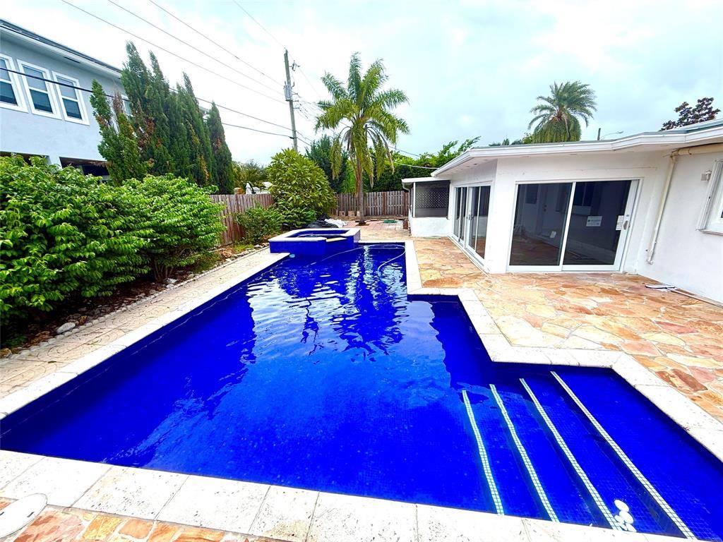 Pompano Beach, FL 33062,2685 SE 5th St