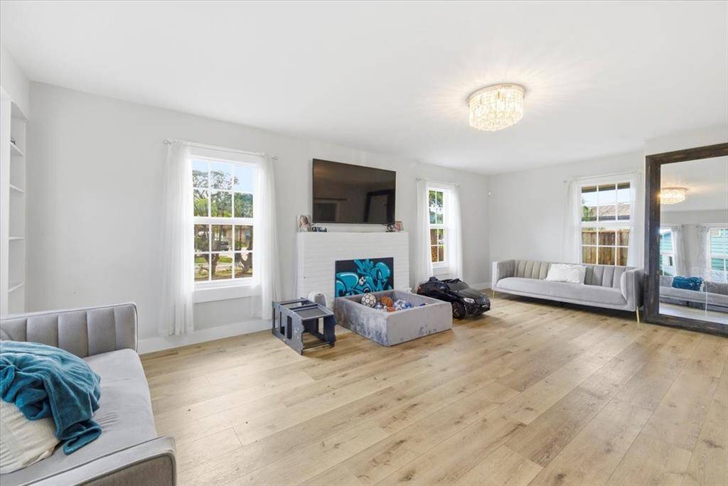 West Palm Beach, FL 33405,819 Lytle St