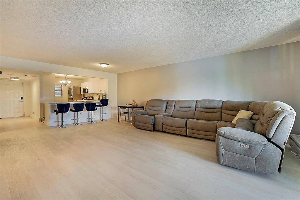 Coral Springs, FL 33065,2850 Forest Hills Blvd #316