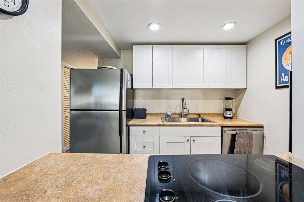 Wilton Manors, FL 33311,1901 N Andrews Ave #214