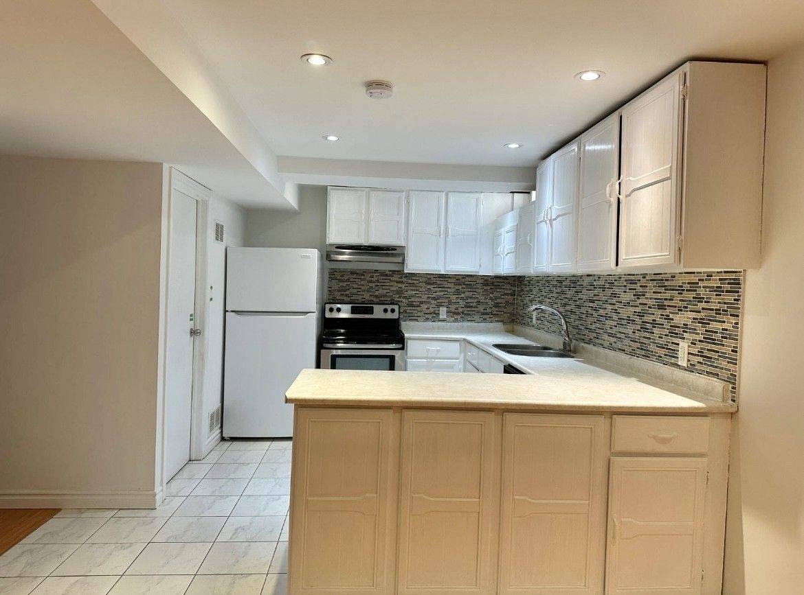 Newmarket, ON L3X 1R8,138 Keffer CIR