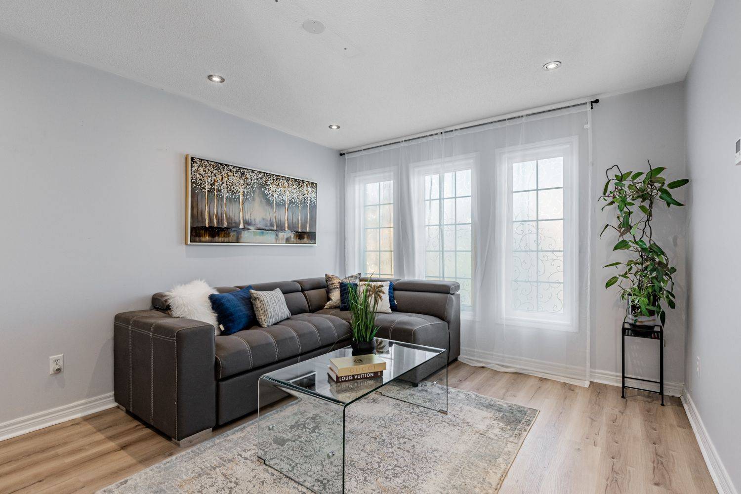 Newmarket, ON L3X 2Z8,129 Flagstone WAY