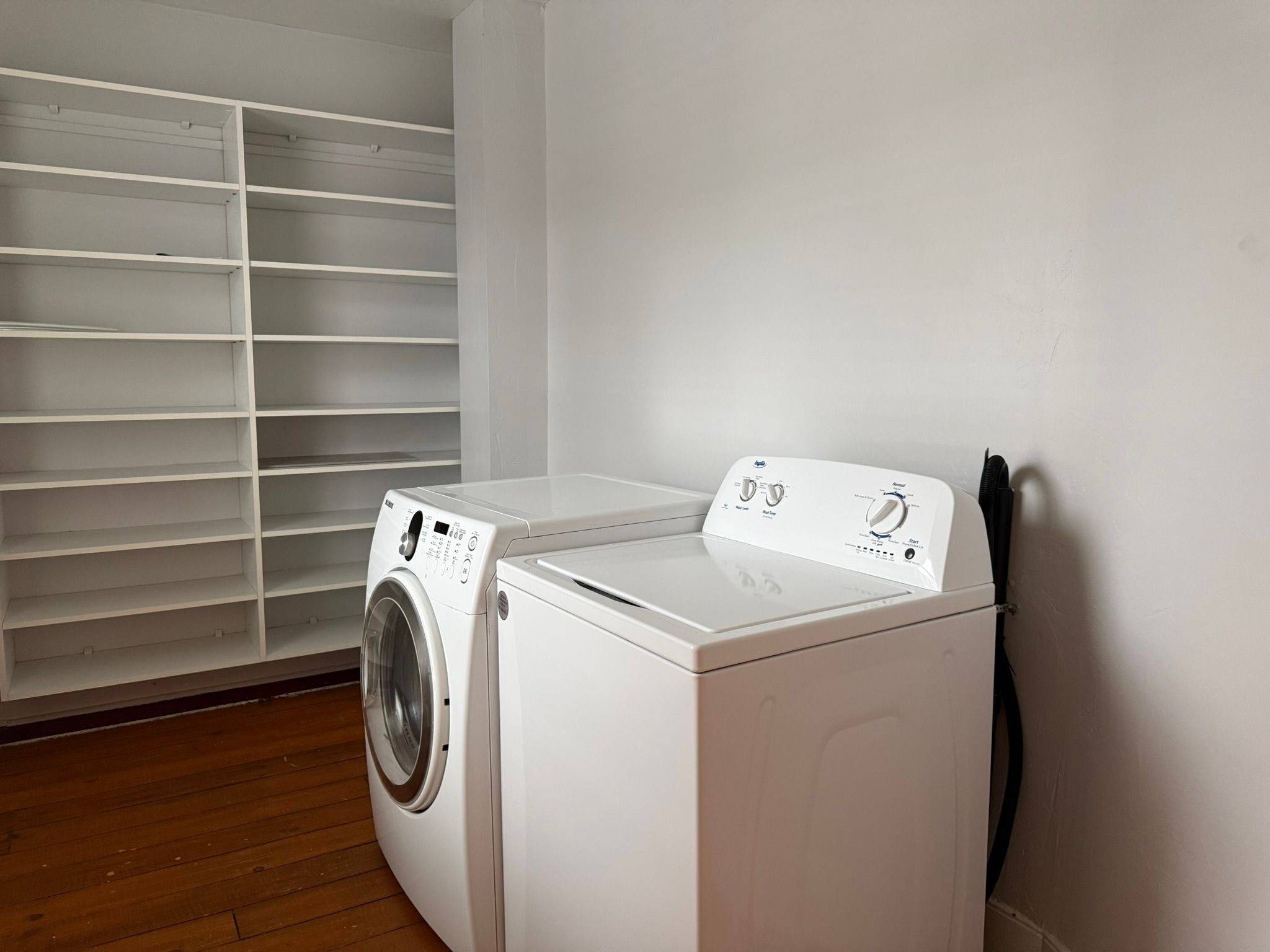 Vaughan, ON L4L 1L4,117 Clarence ST #Upper