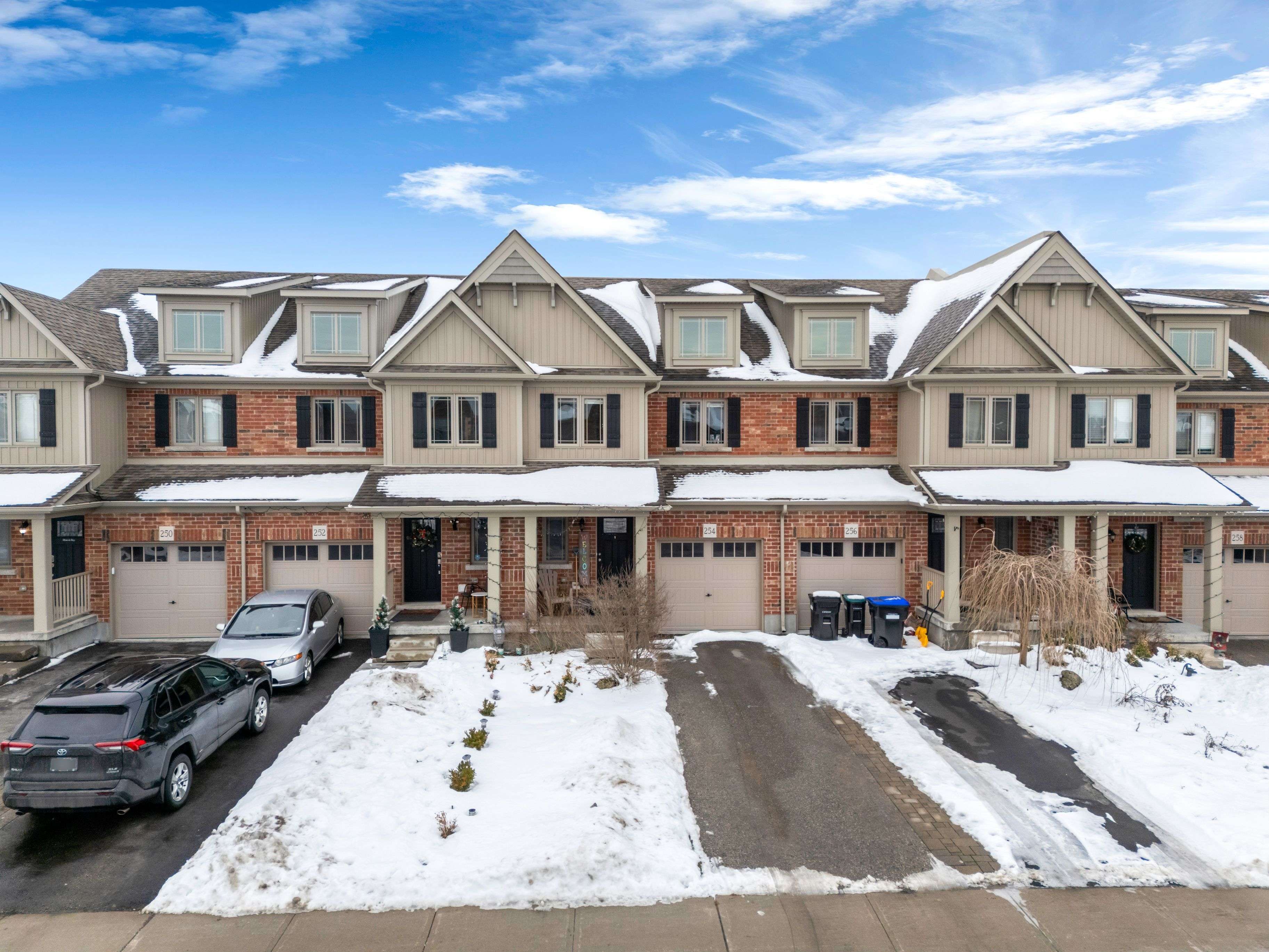 New Tecumseth, ON L9R 0P9,254 Hutchinson DR