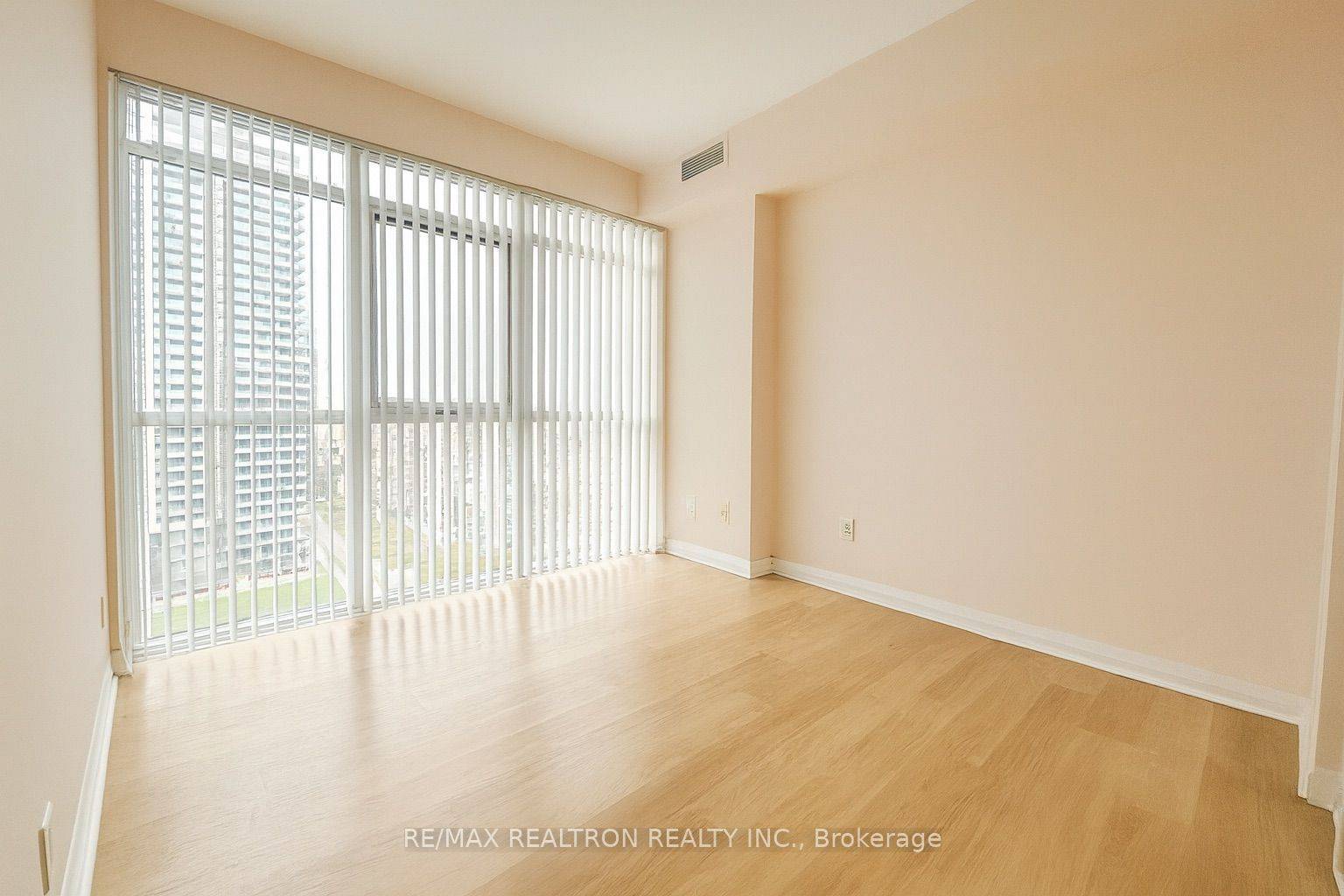 Richmond Hill, ON L4B 0E8,55 Oneida CRES #1408