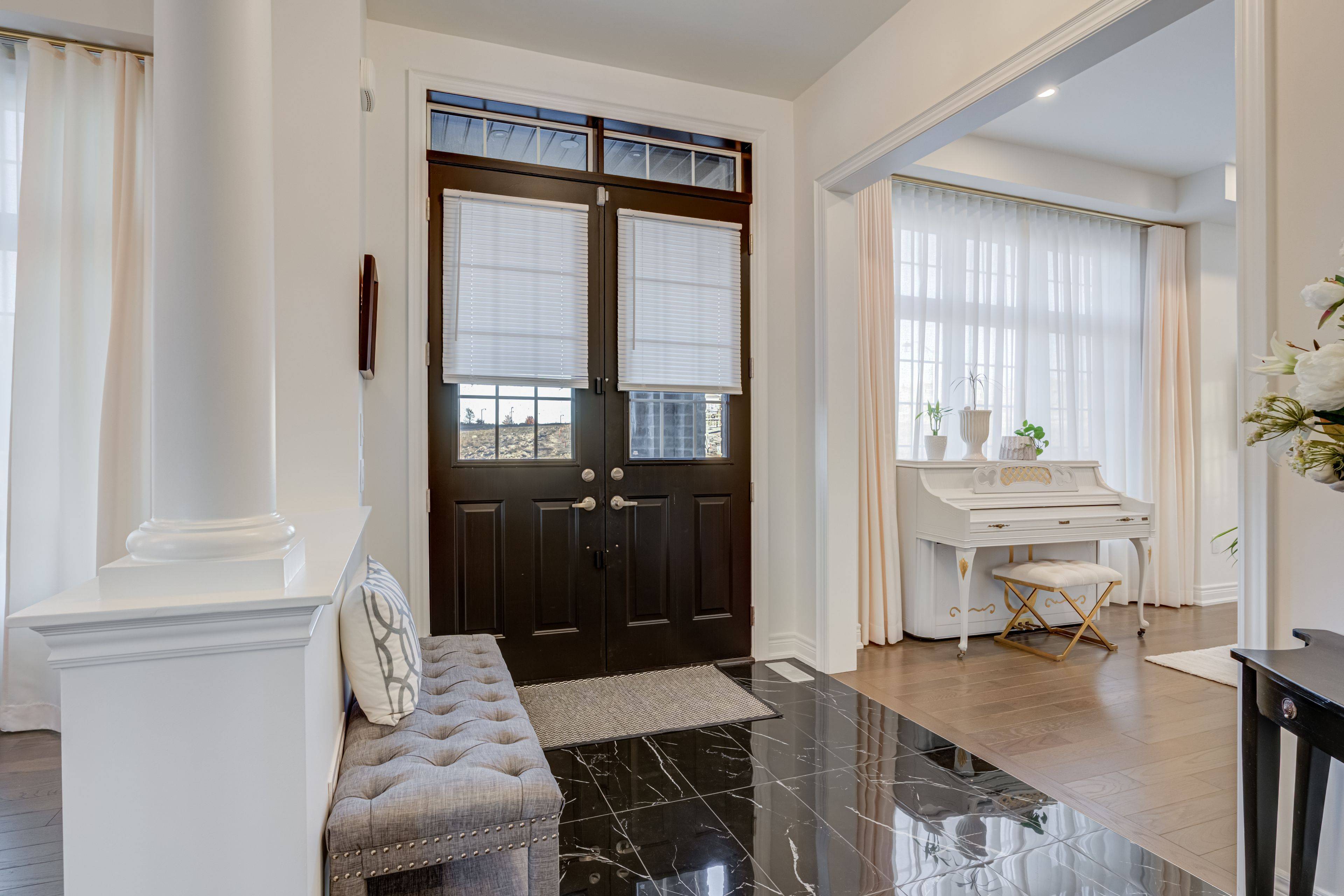 East Gwillimbury, ON L9N 0Y3,136 Carriage Shop BND