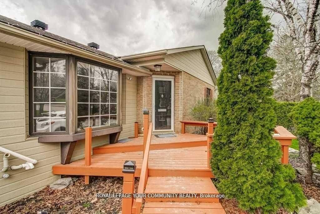 Newmarket, ON L3Y 2L3,768 Grace ST