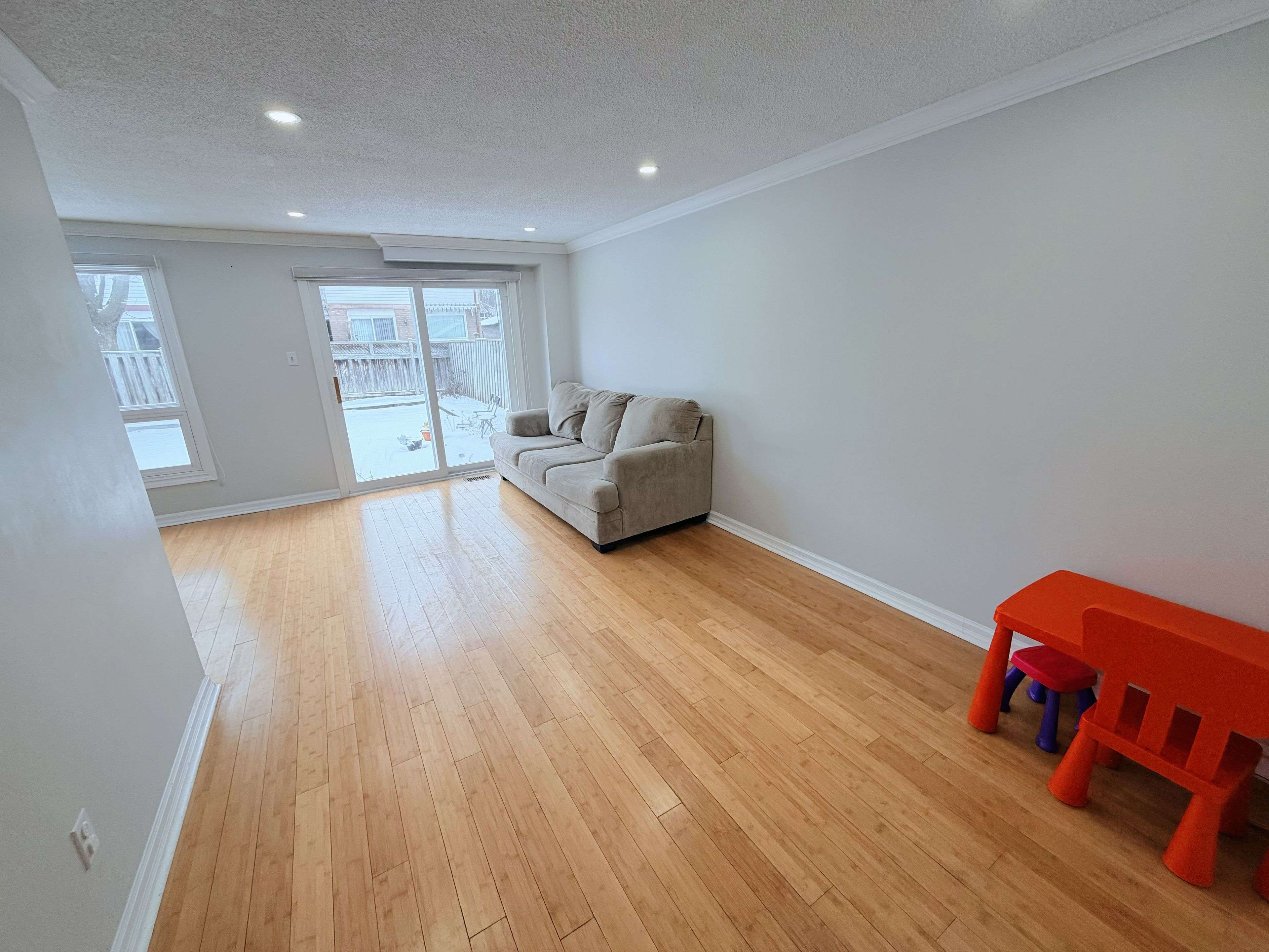 Markham, ON L3R 4W4,35 Raleigh CRES