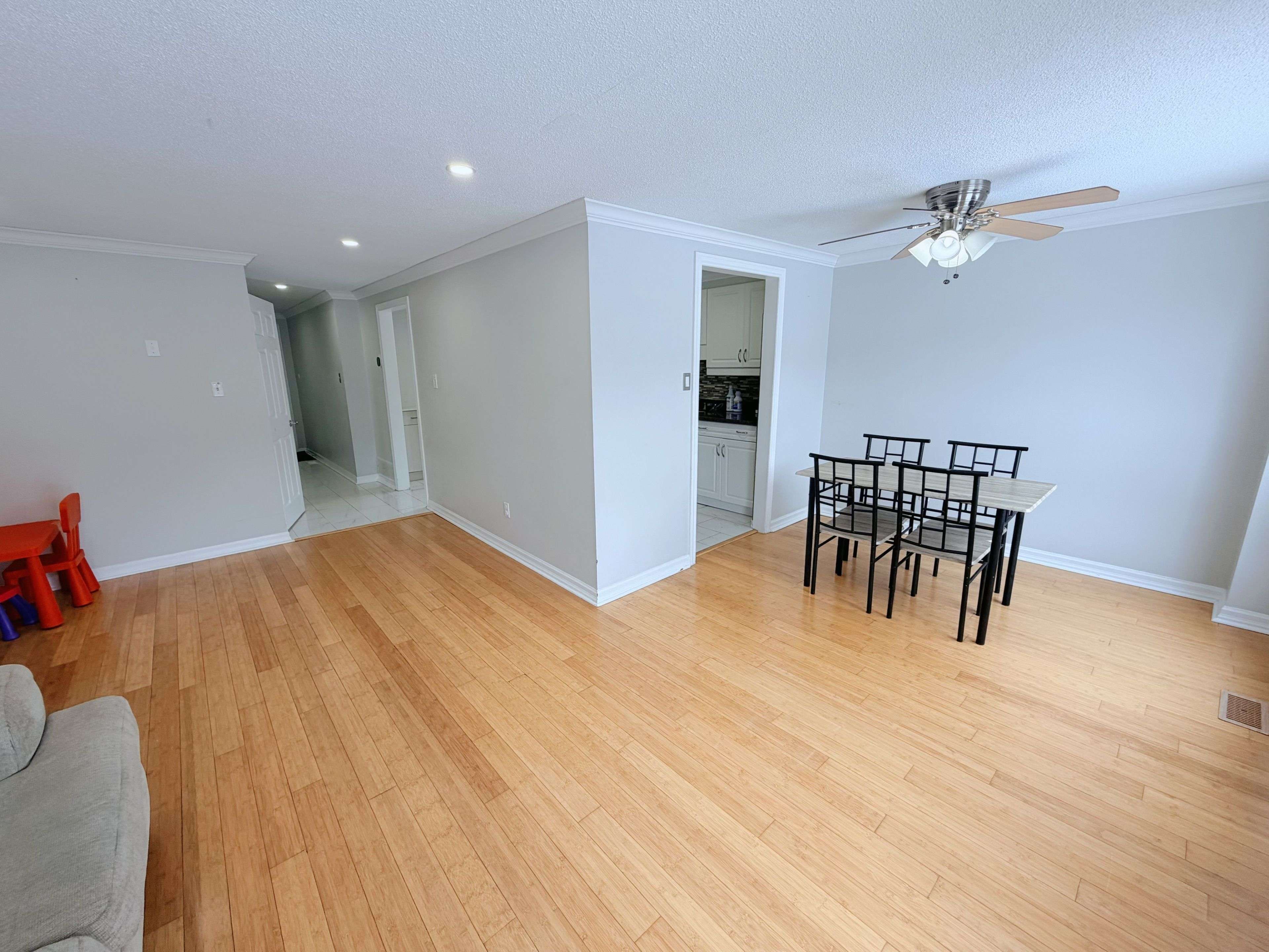 Markham, ON L3R 4W4,35 Raleigh CRES