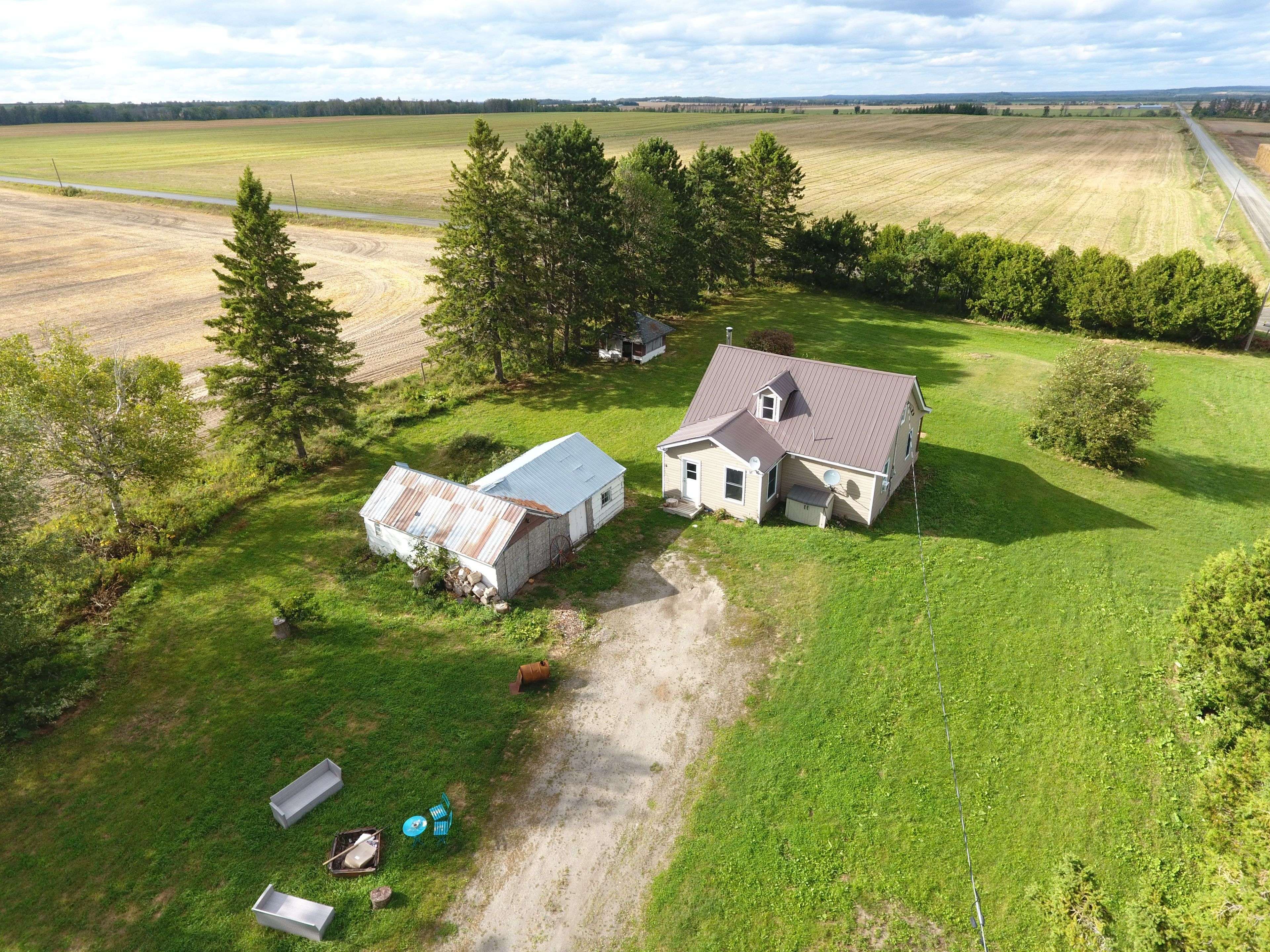 Englehart, ON P0J 1H0,253156 Roger's RD