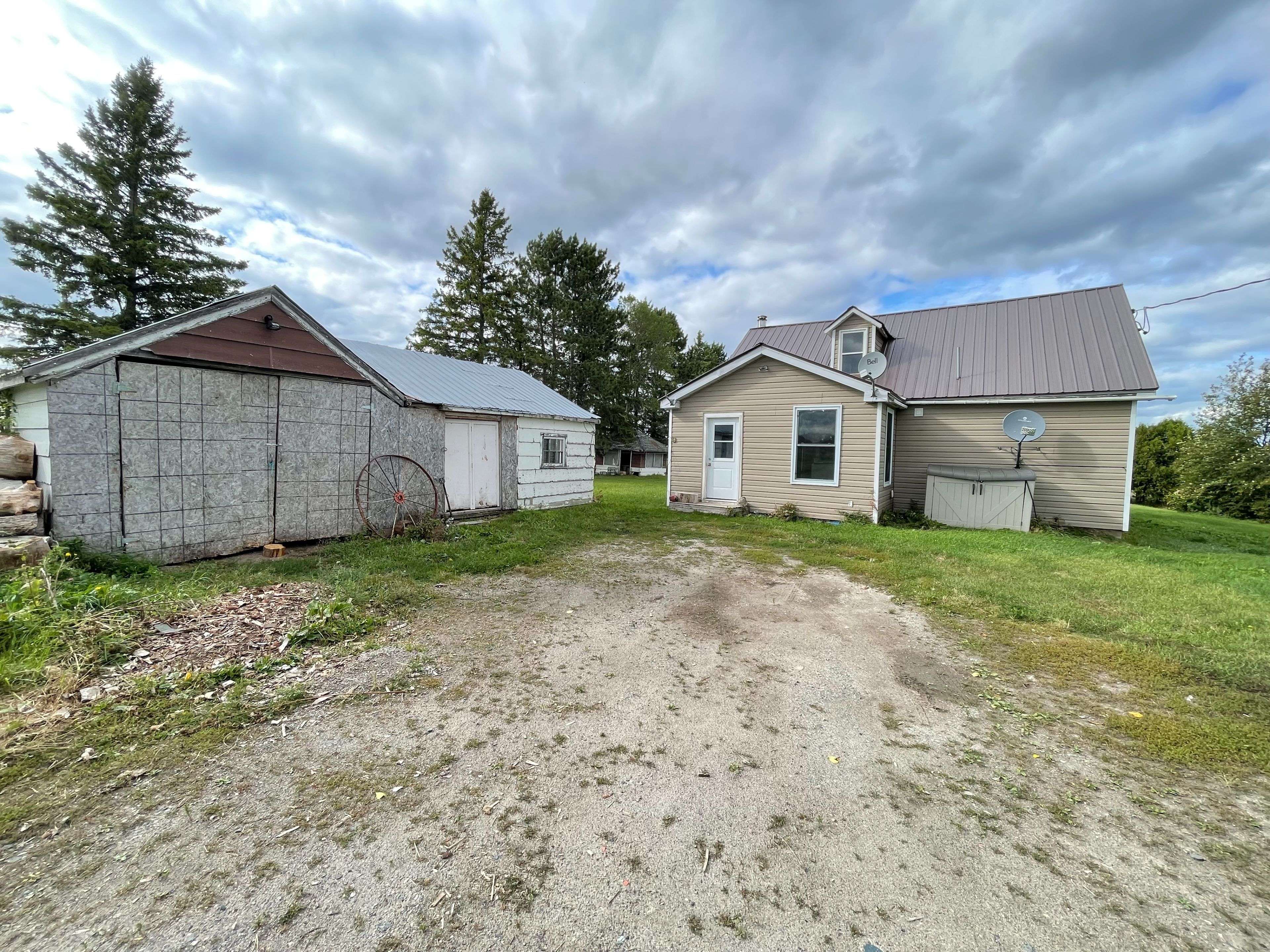 Englehart, ON P0J 1H0,253156 Roger's RD