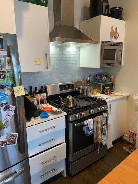 Toronto W01, ON M6K 1M4,1496 Queen ST W #201