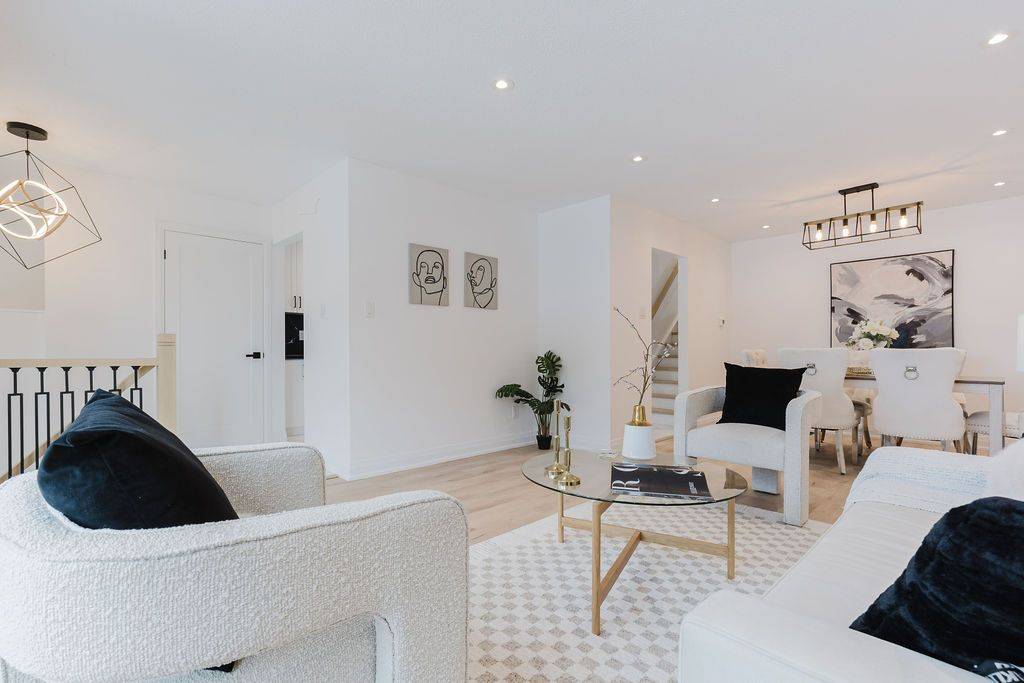 Brampton, ON L6Z 1H5,11 Bay Crest DR