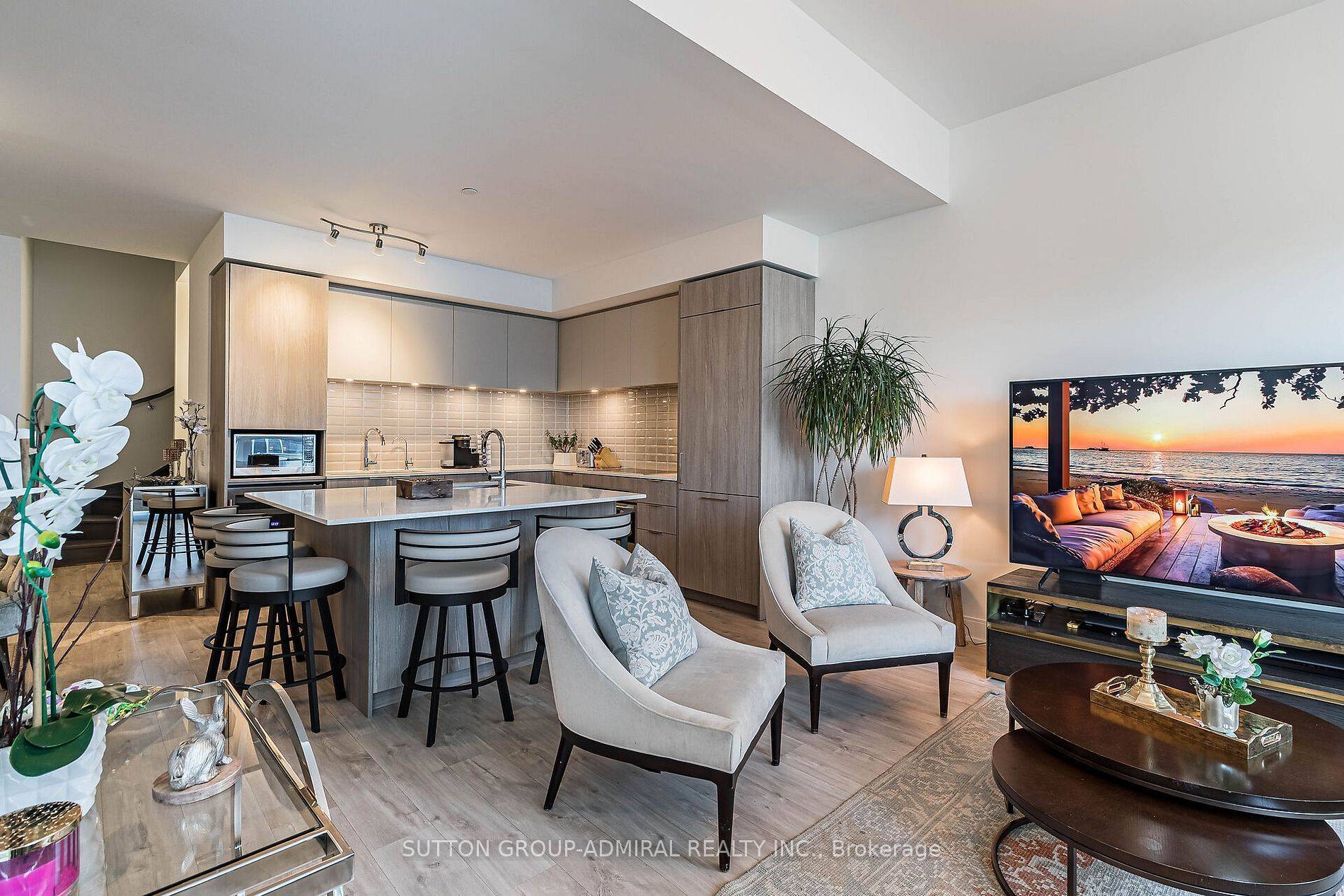 Toronto W06, ON M8V 0A8,70 Annie Craig DR #TH107