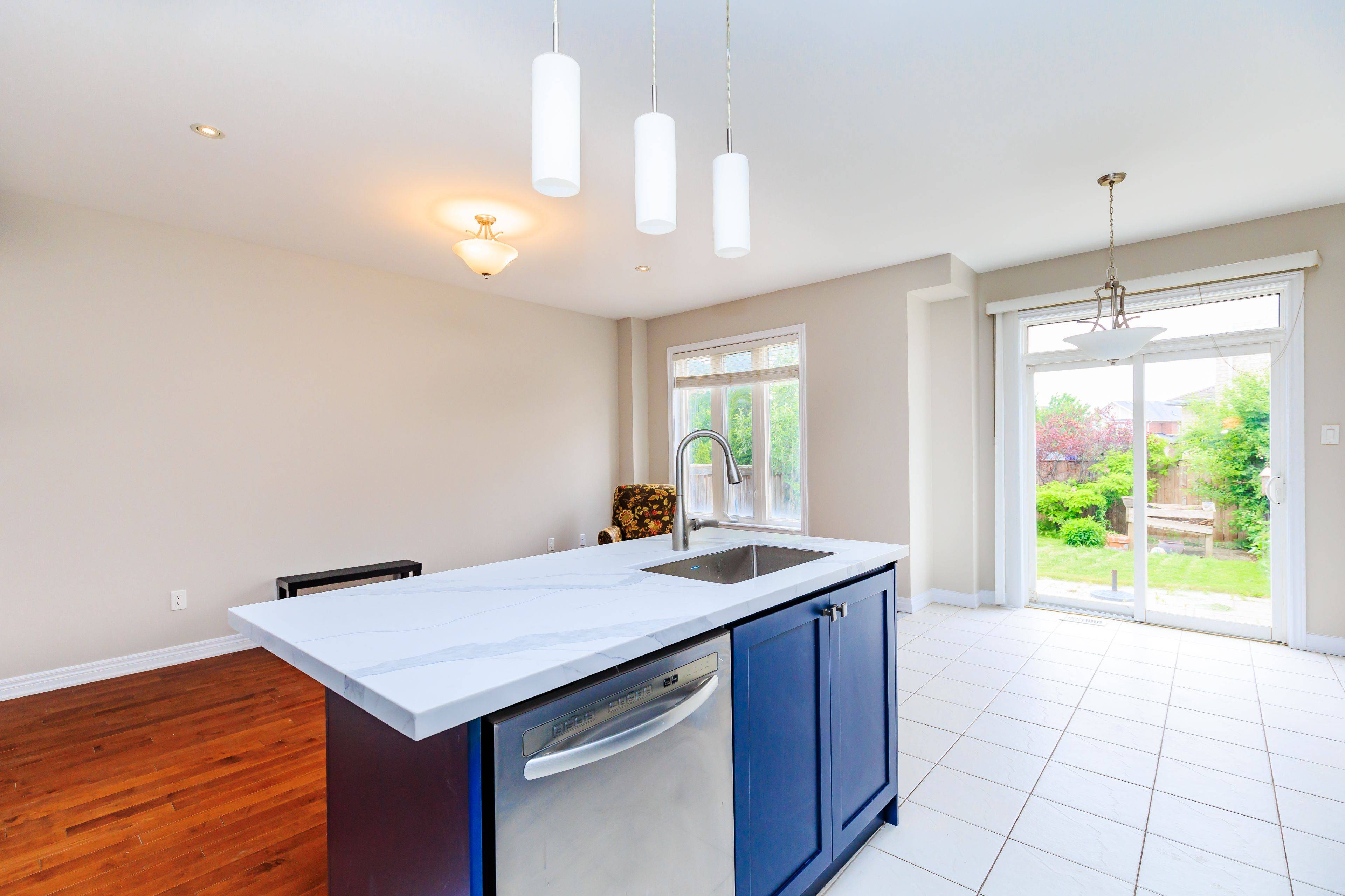 Oakville, ON L6H 0B5,1256 Jezero CRES