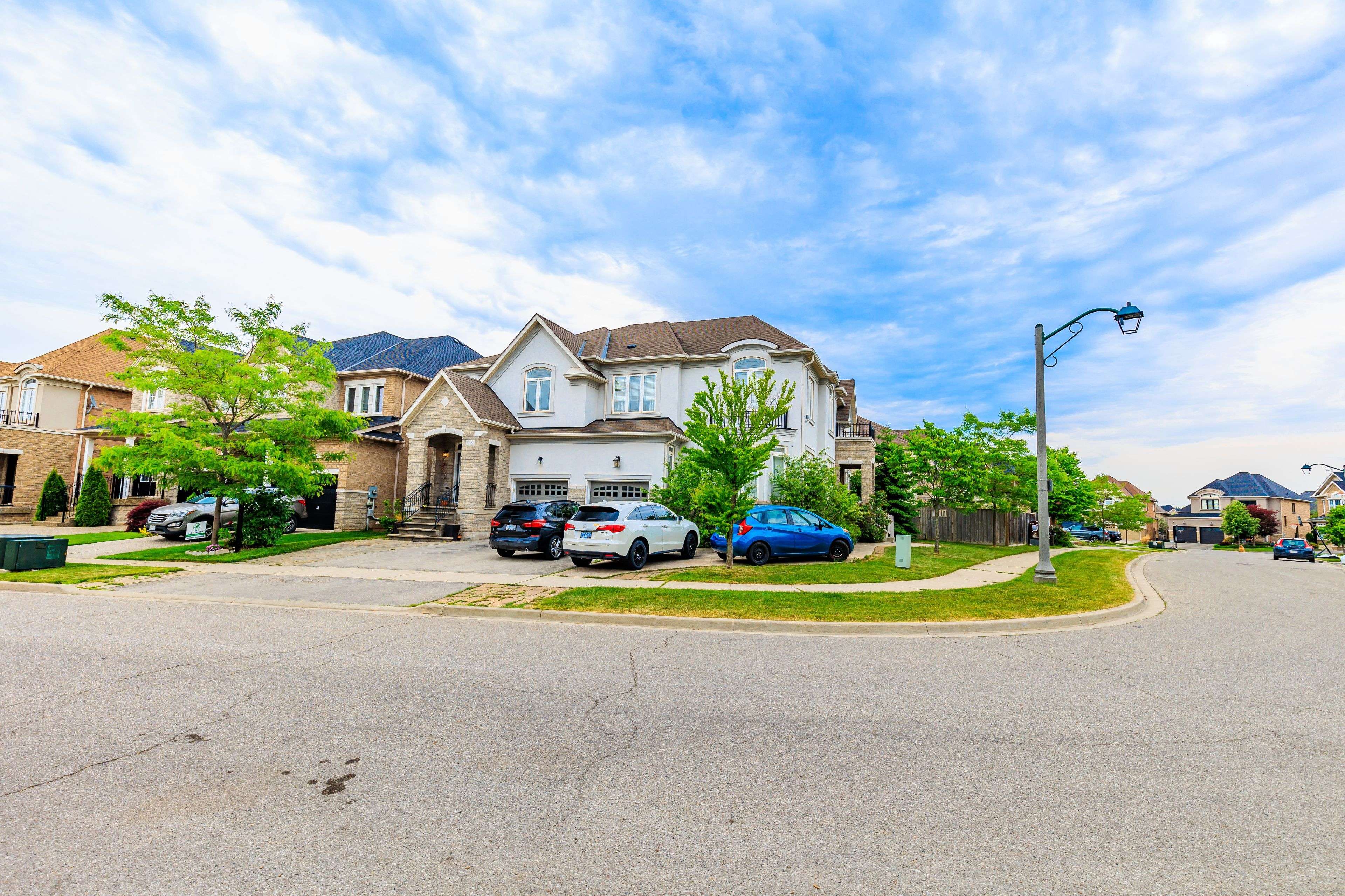 Oakville, ON L6H 0B5,1256 Jezero CRES