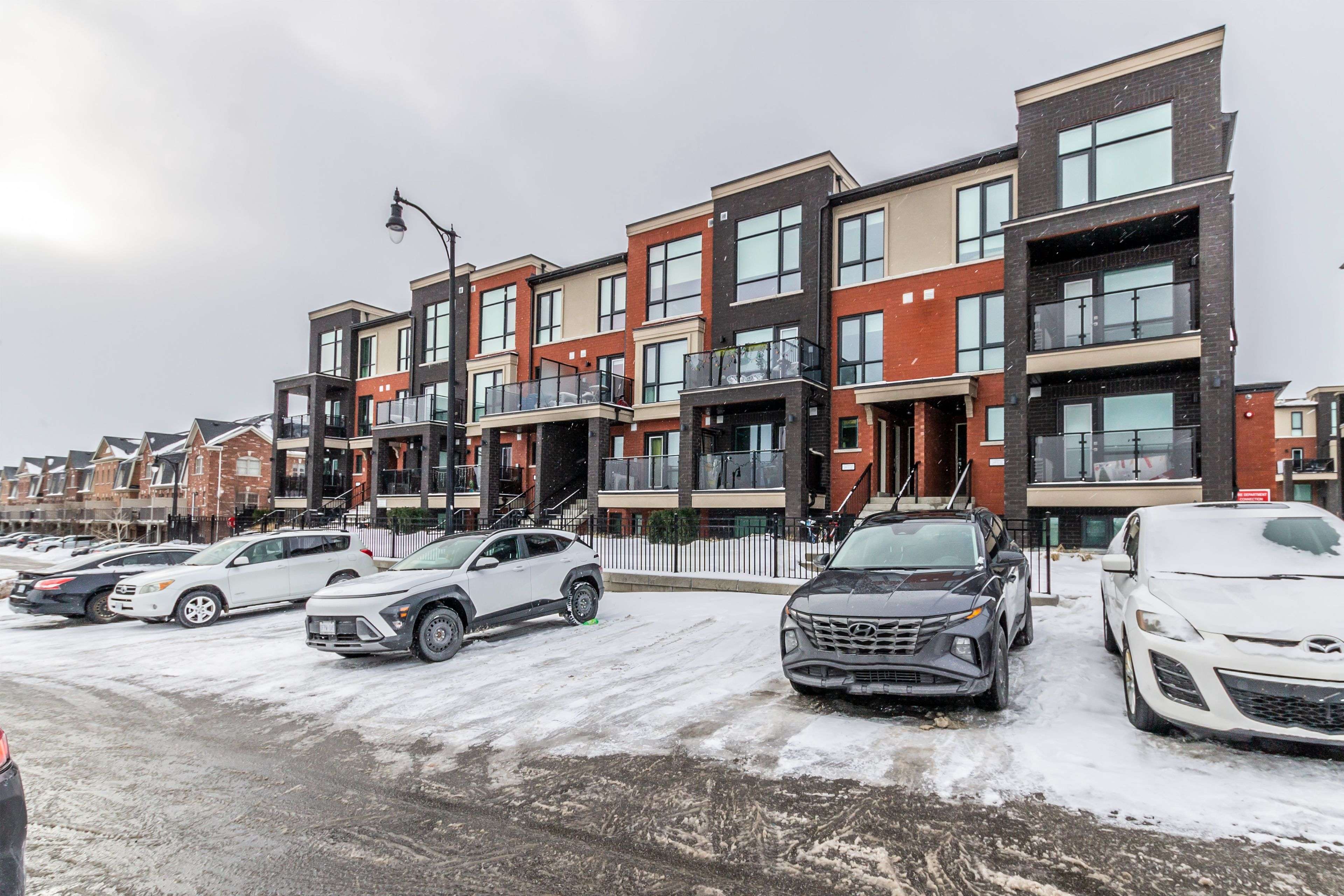 Brampton, ON L7A 5L2,165 veterans DR #2