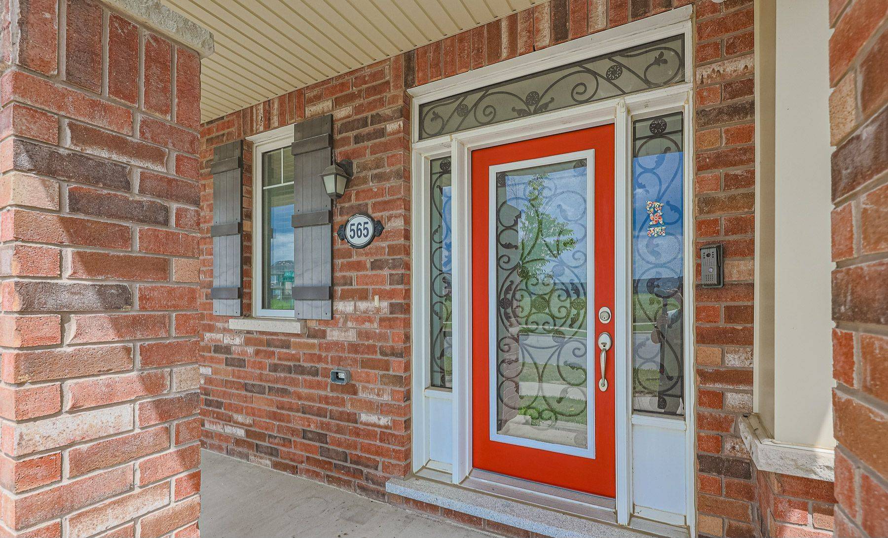 Brampton, ON L7C 3H1,565 Edenbrook Hill DR #Upper