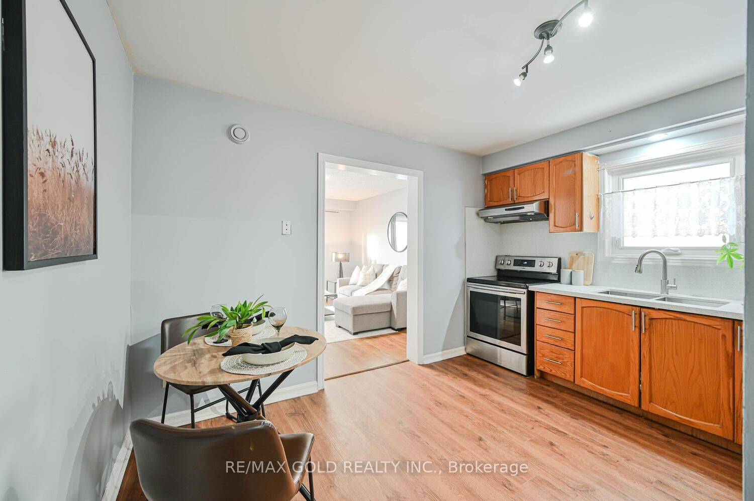 Brampton, ON L6R 1B4,73 Chipmunk CRES