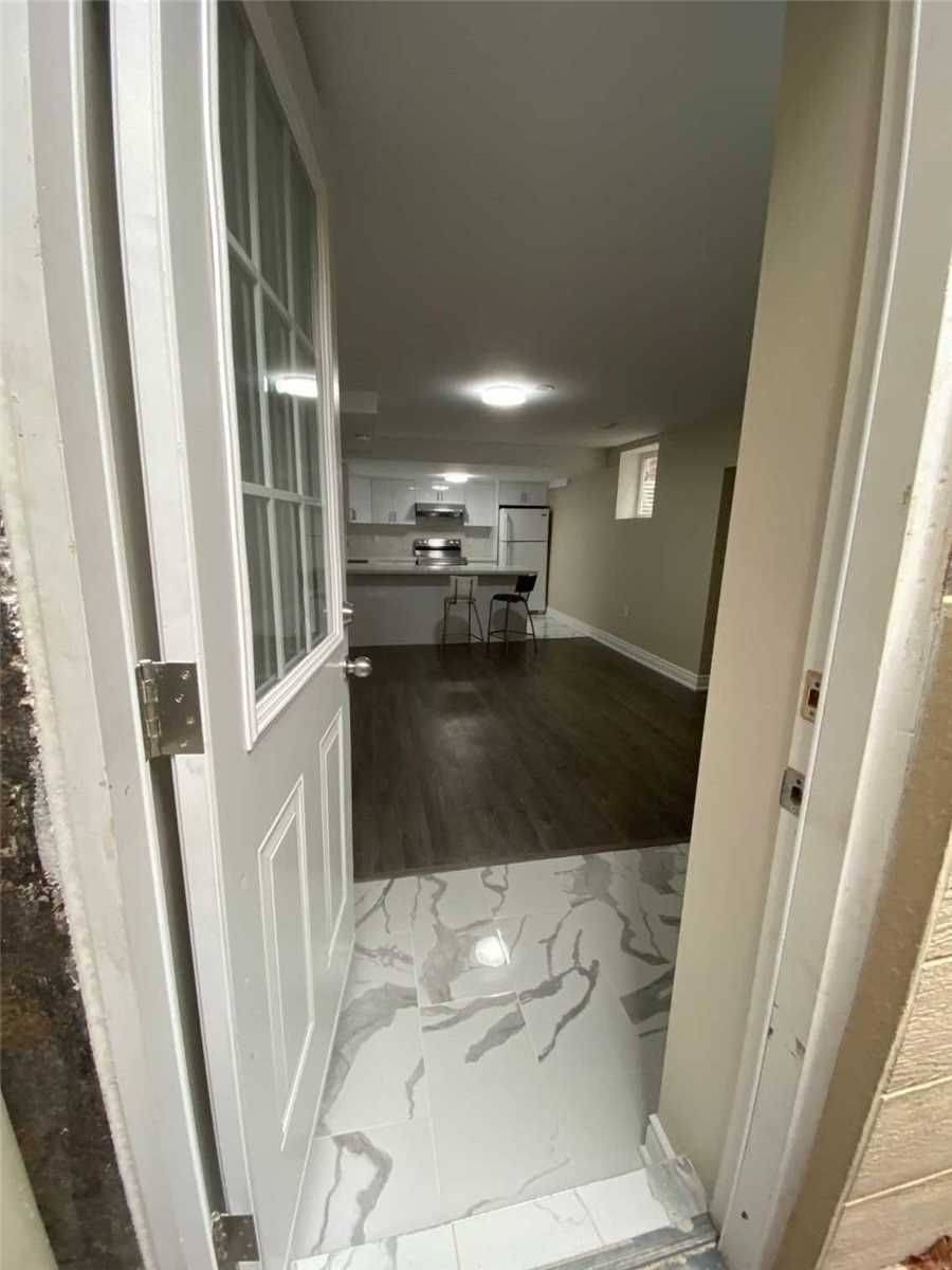 Mississauga, ON L5L 3X7,4127 Loyalist DR #Lower