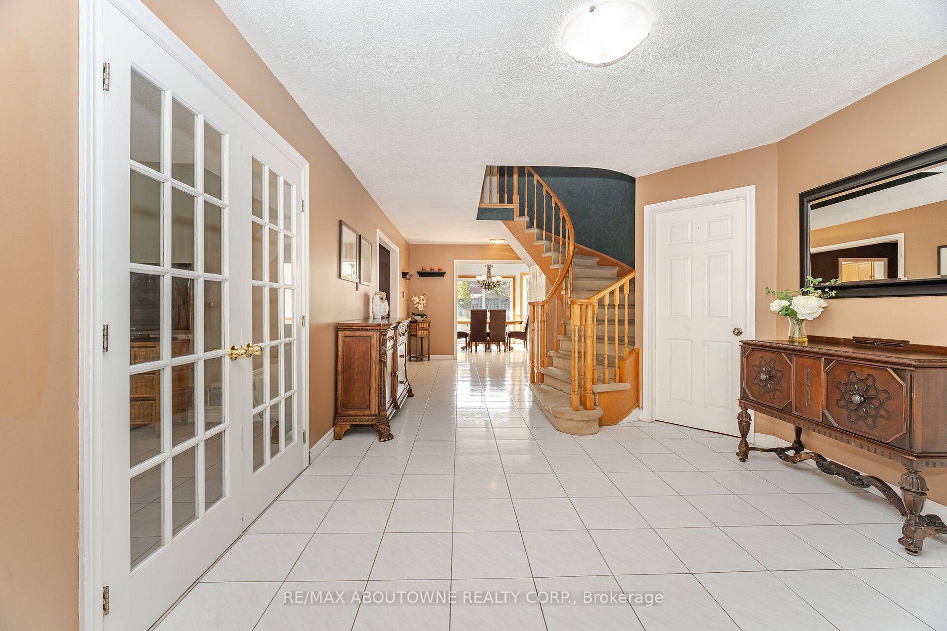 Mississauga, ON L5L 4S4,3704 Ketchum CT E