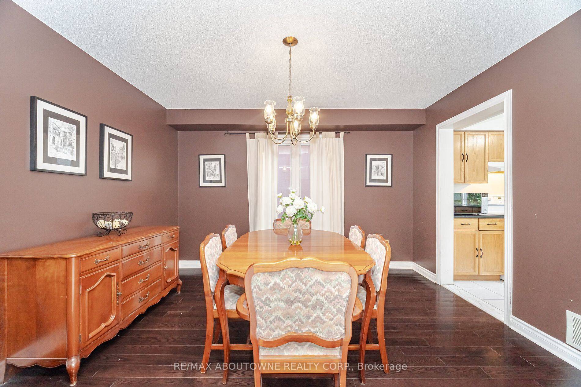 Mississauga, ON L5L 4S4,3704 Ketchum CT E