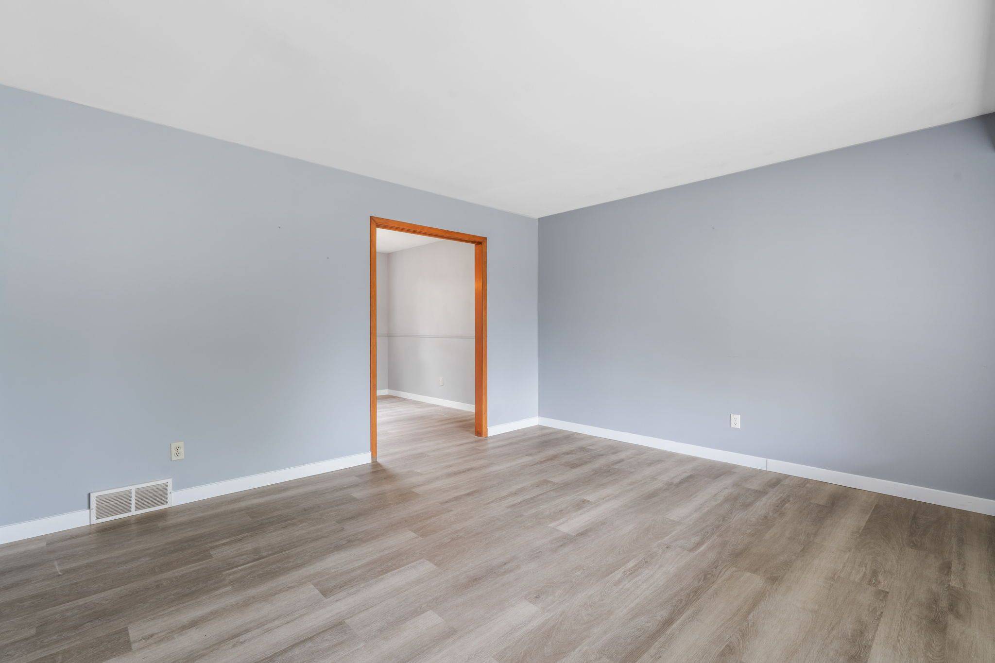 London South, ON N6J 2E5,180 Belmont DR