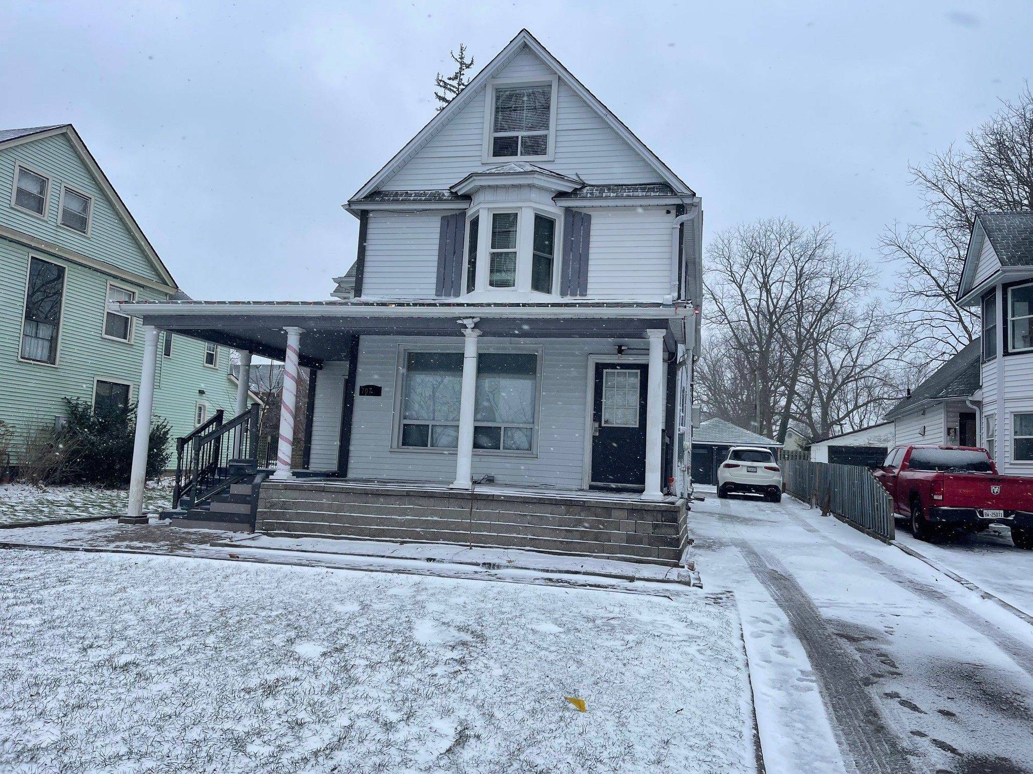 Fort Erie, ON L2A 3H2,707 Niagara BLVD #Upper Level