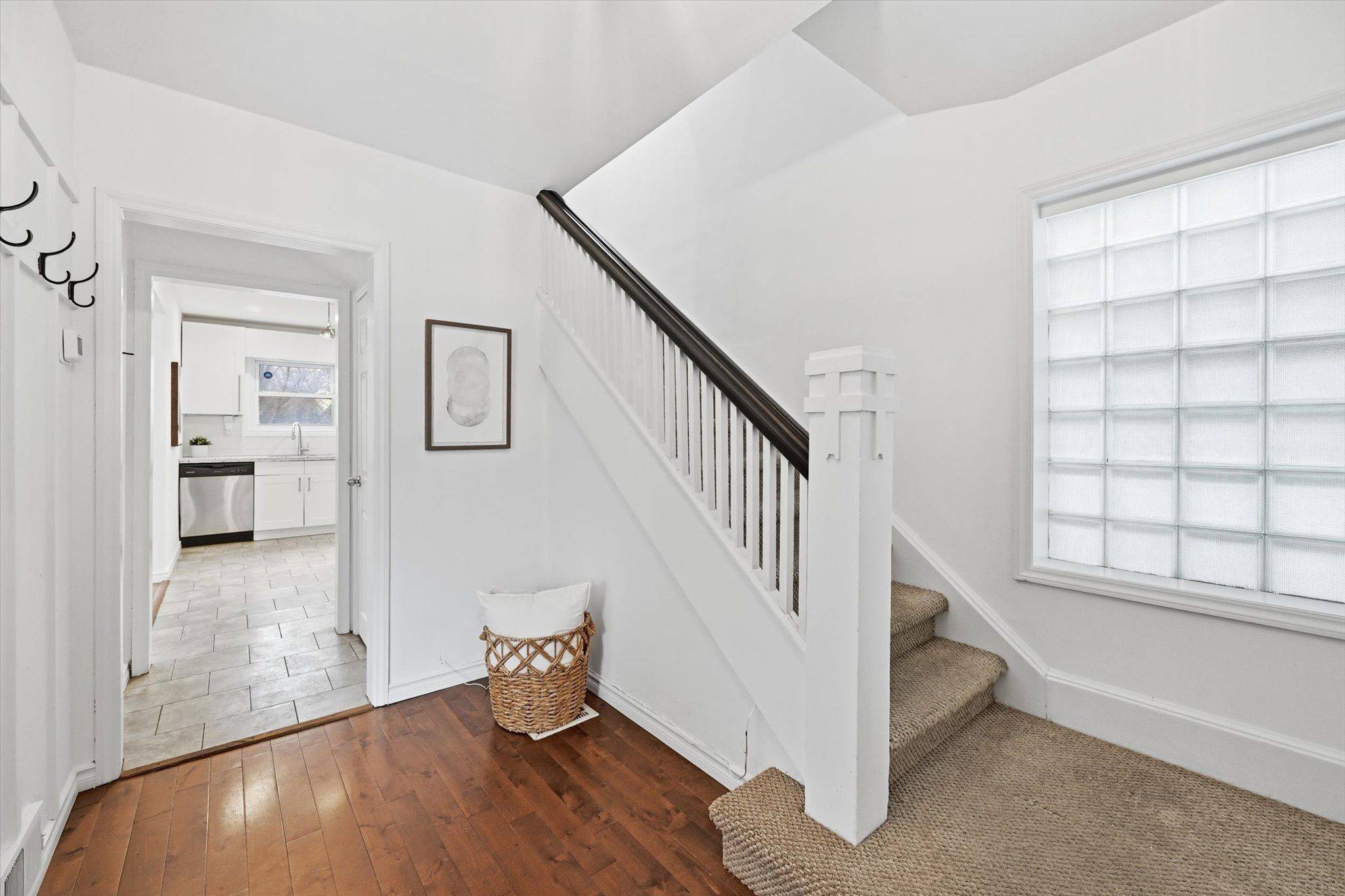 Hamilton, ON L8H 1G8,491 Dunsmure RD