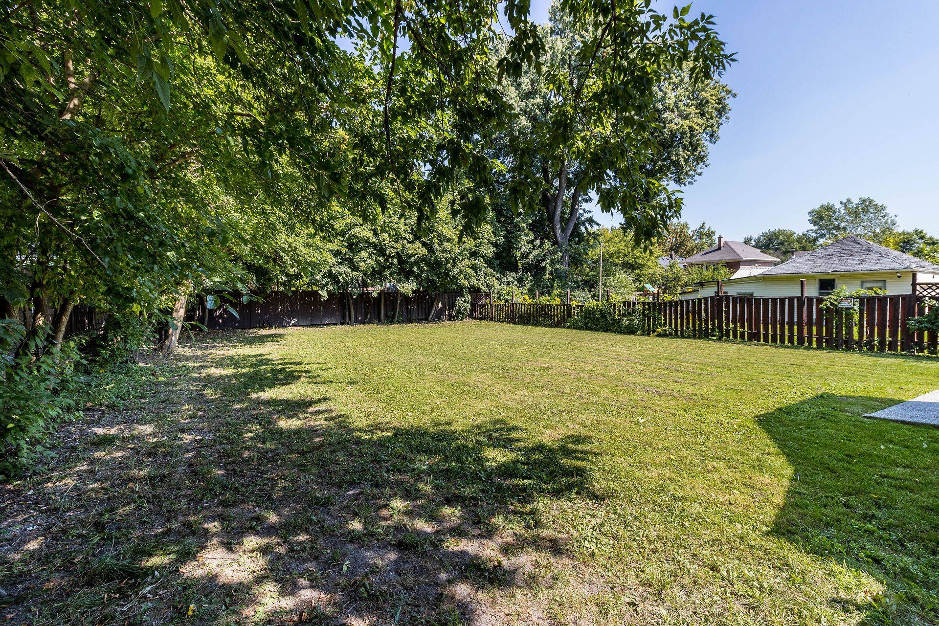 Niagara Falls, ON L2E 2S7,5057 Bridge ST