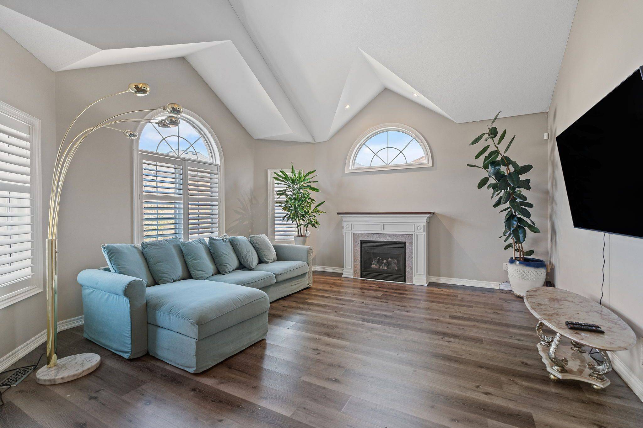 Niagara Falls, ON L2H 3M4,8114 Windsong DR