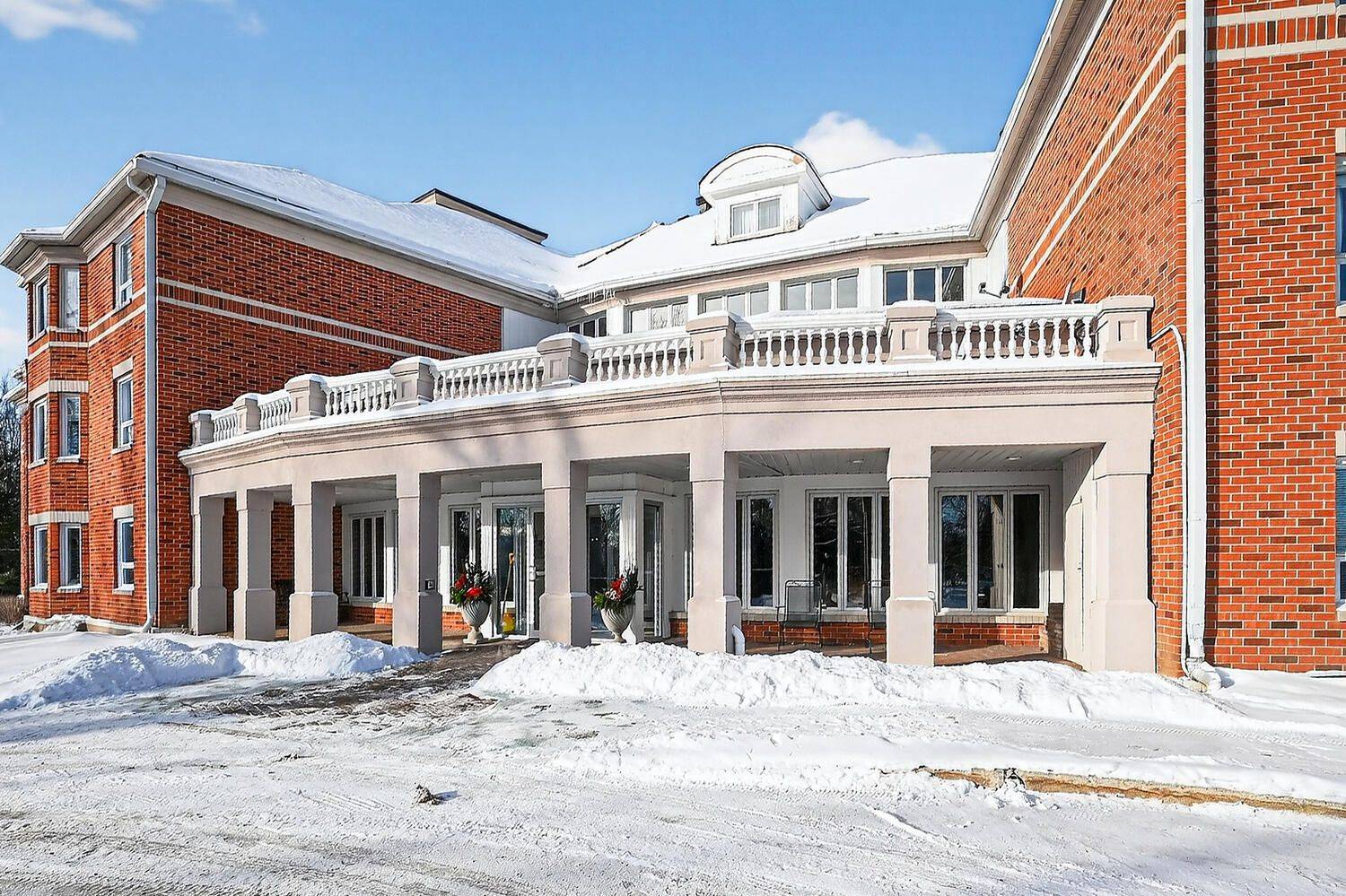 Perth, ON K7H 1P2,23 Rogers RD #101