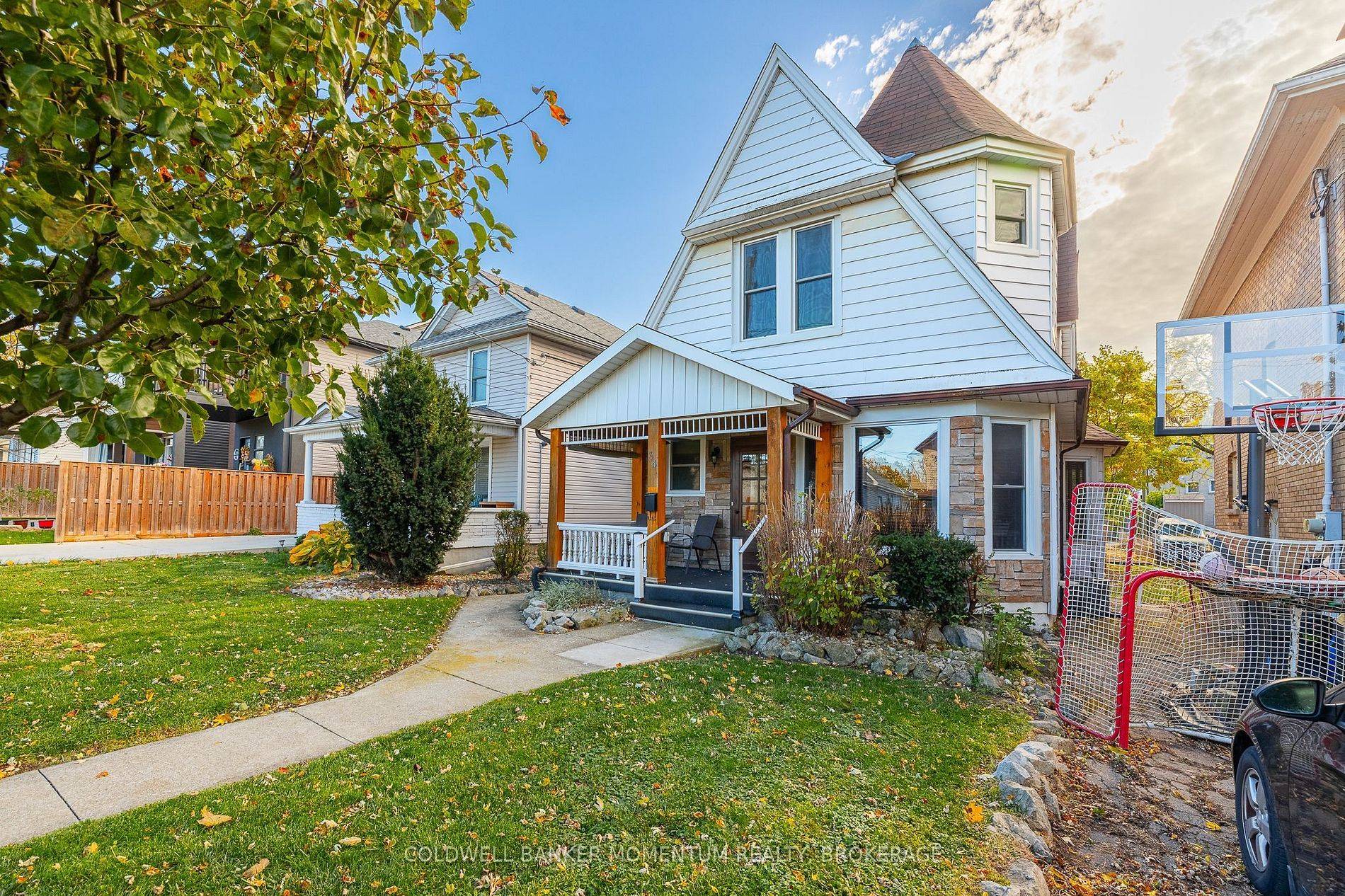 St. Catharines, ON L2T 1E9,34 Almond ST